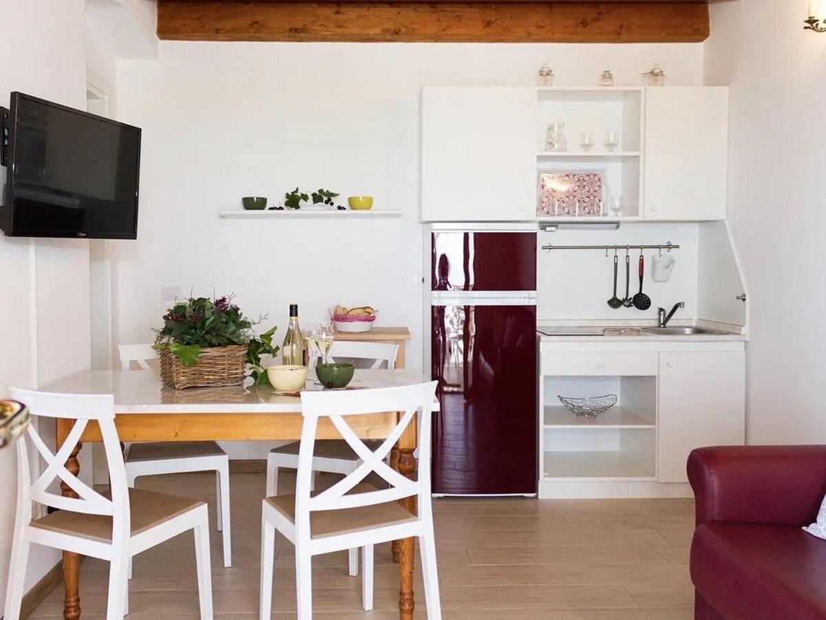 Апартаменти Residenza Le Galere Кастільйоне-делла-Пеская Екстер'єр фото