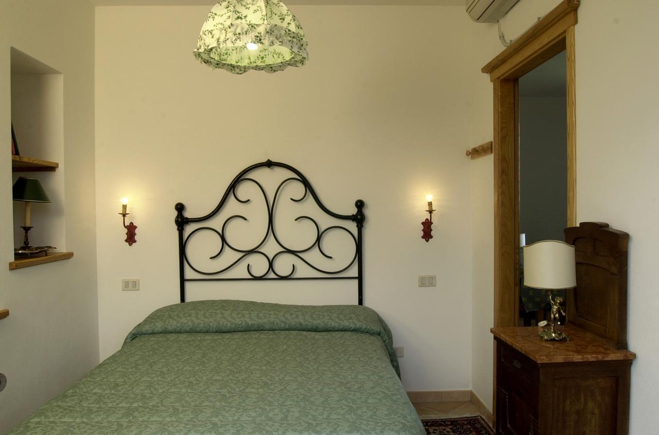 Апартаменти Residenza Le Galere Кастільйоне-делла-Пеская Екстер'єр фото