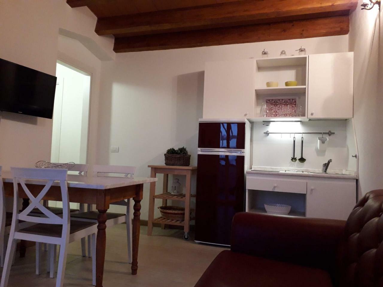 Апартаменти Residenza Le Galere Кастільйоне-делла-Пеская Екстер'єр фото