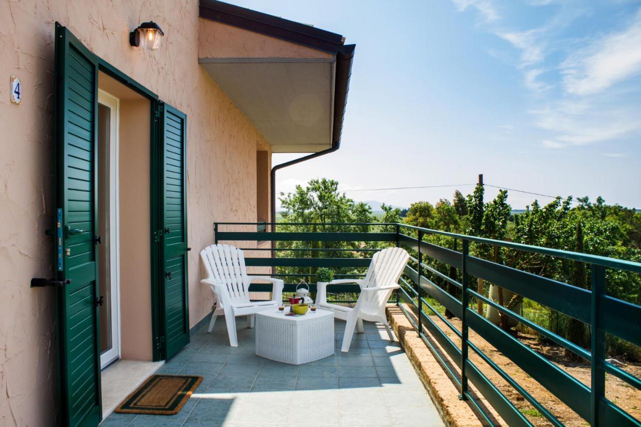 Апартаменти Residenza Le Galere Кастільйоне-делла-Пеская Екстер'єр фото